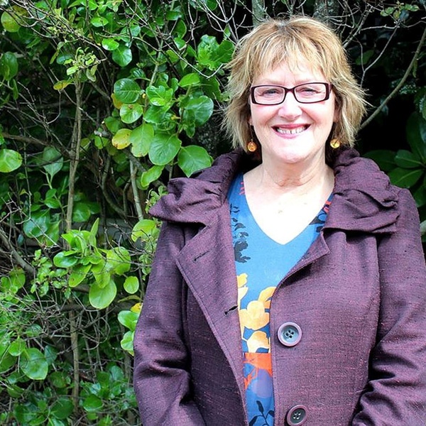 Karen Fifield Headshot