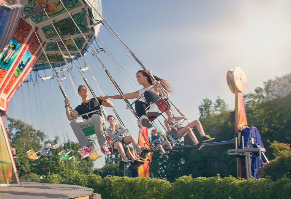 ketjukaruselli Linnanmäki finland helsinki