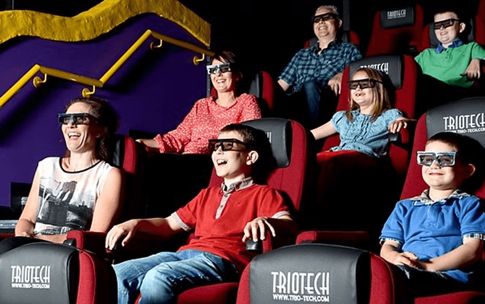 kids at 3d cinema