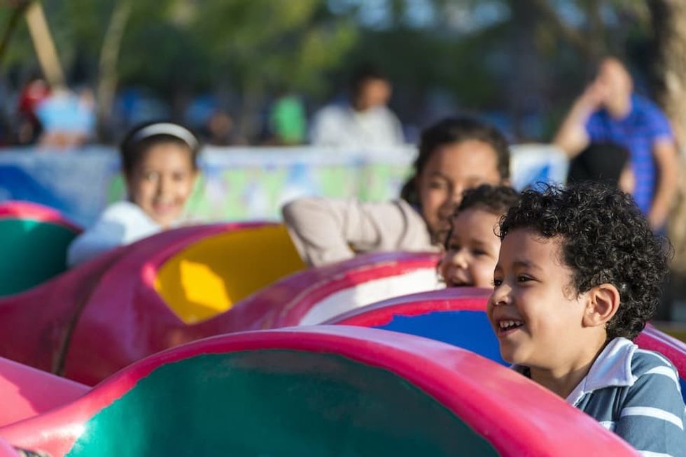 kids-at-amusement-park personalisation