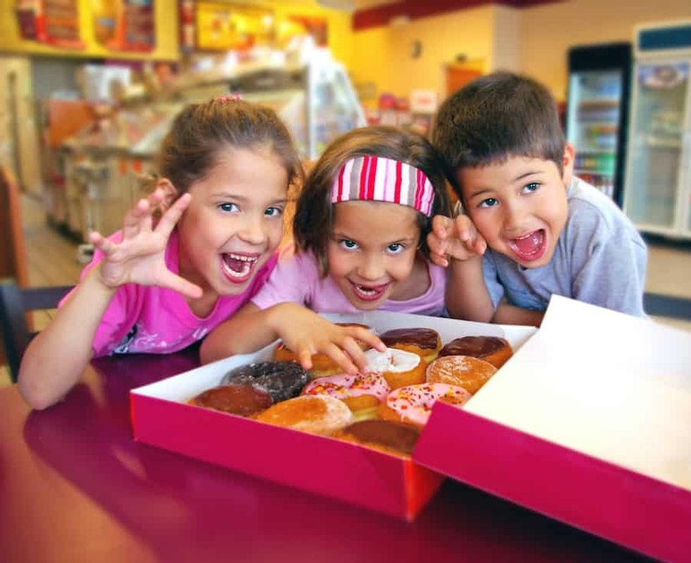 kids-eating-donuts personalisation