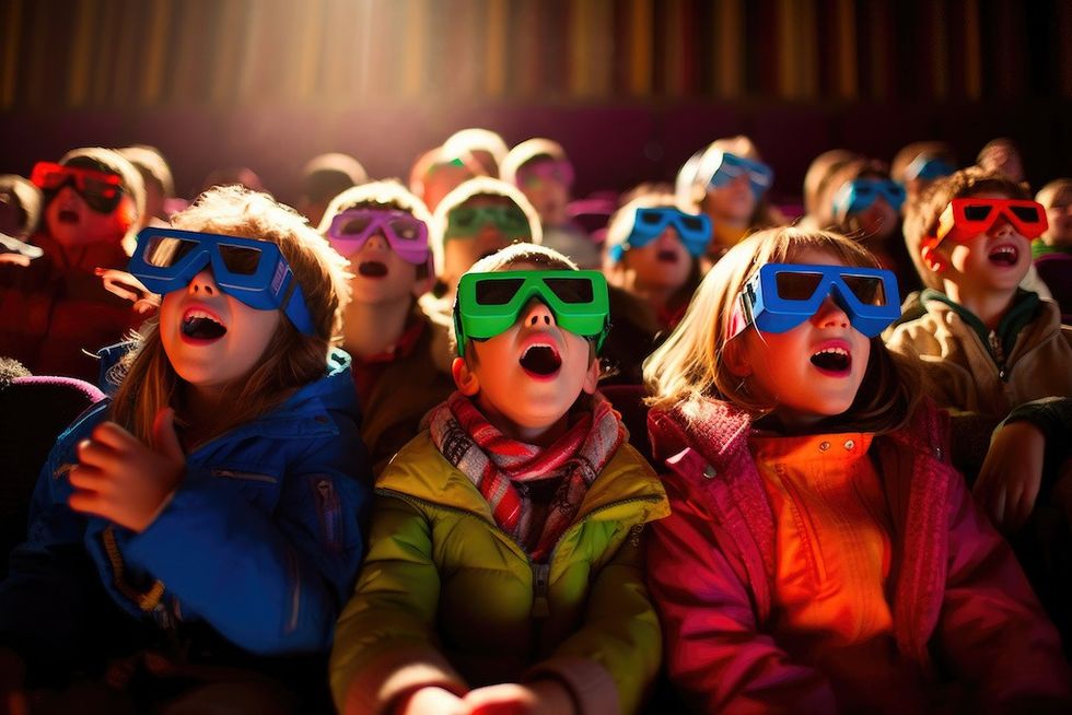 kids-watching-3D-film-with-glasses
