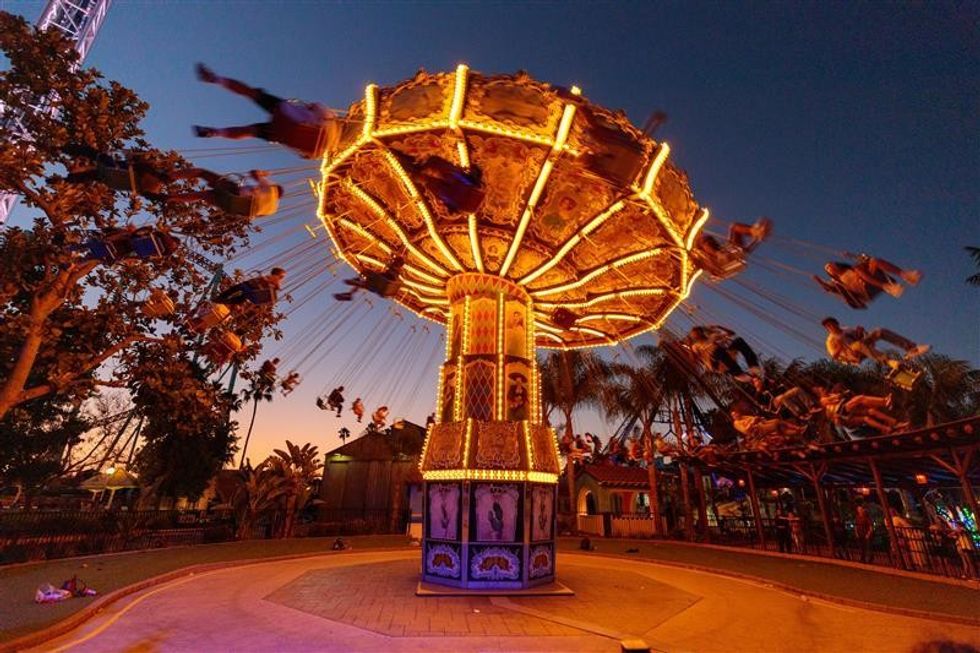 Knotts Berry Farm. Feista Village.