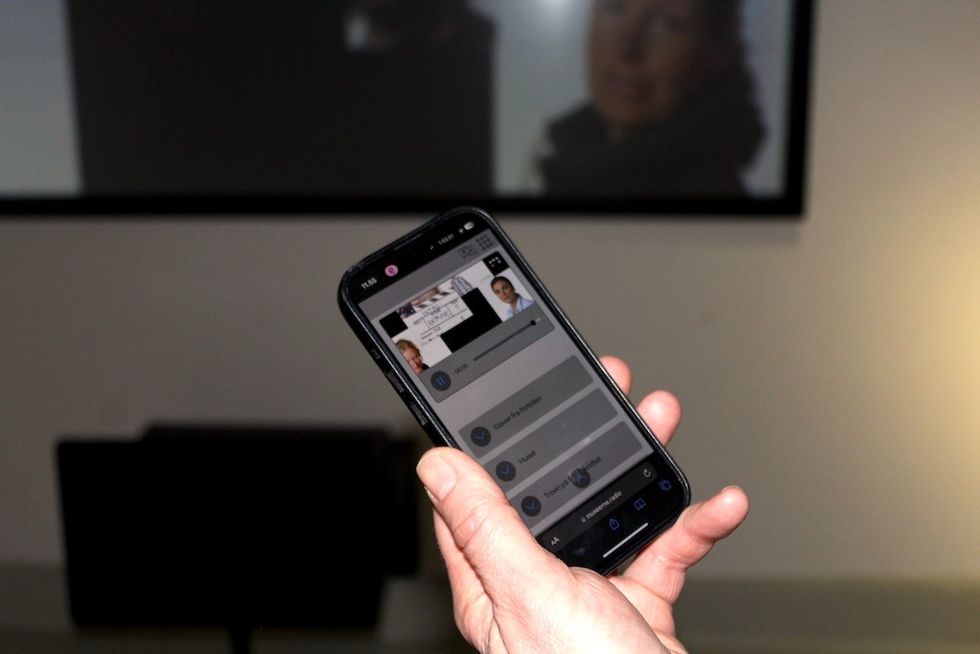 Koge Museum - smartphone closeup Nubart