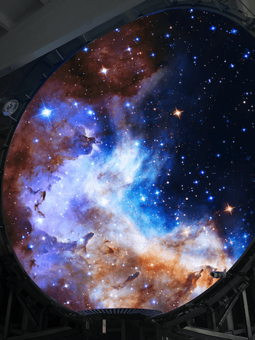 Kraftwerk-Living-Technologies-LED-dome-vertical