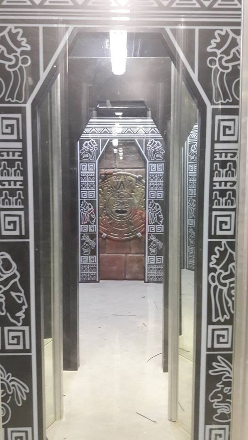 Labyrinth Maya World EOS Rides