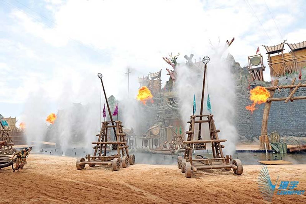 Lasereffect Yunnan Happy World theme park spectacular multimedia stunt show