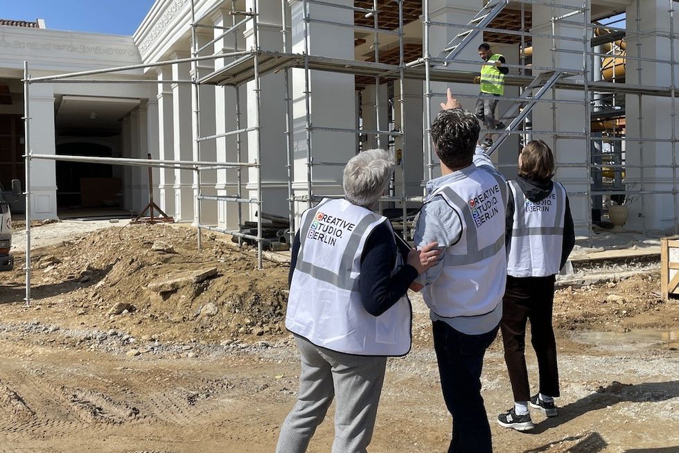 Laura Marakowits, Chris Lange and Dominik Wieland on site