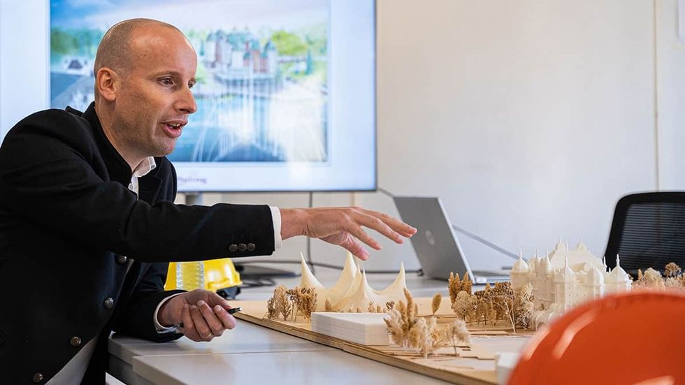 Lead Designer Sander de Brujin with the model of the Efteling Grand Hotel