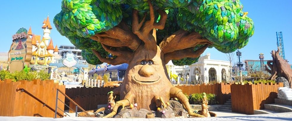 Legacy Entertainment Lotte Busan Talking Tree