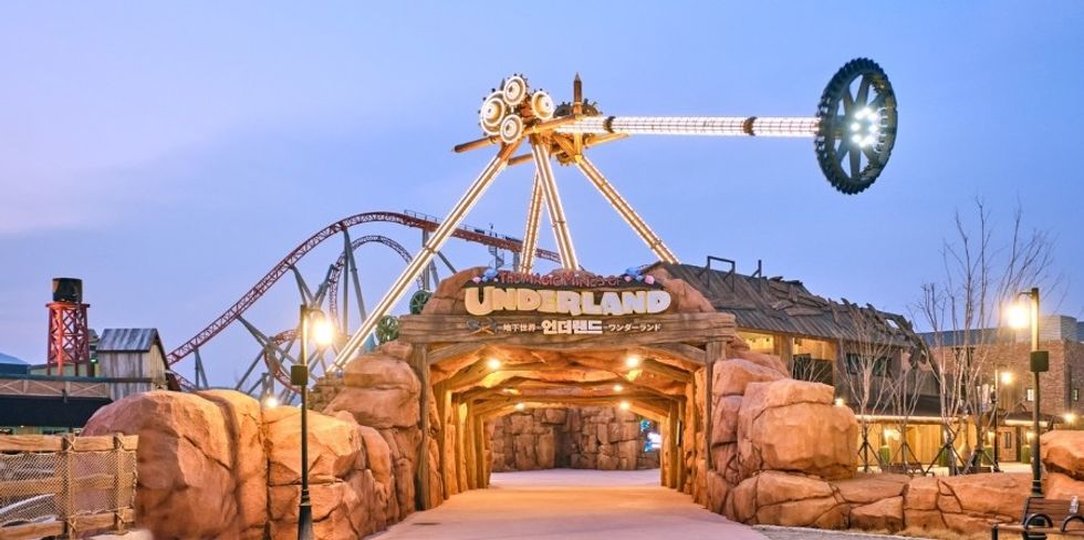 Legacy Entertainment Lotte Busan Underland Giant Swing