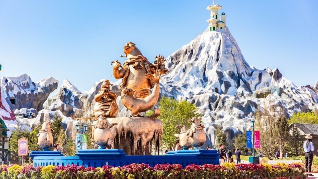 Legacy Entertainment Shanghai Haichang Ocean Park mountain