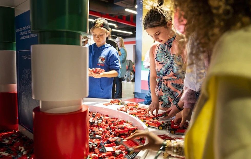 LEGOLAND California LEGO Ferrari Build & Race build