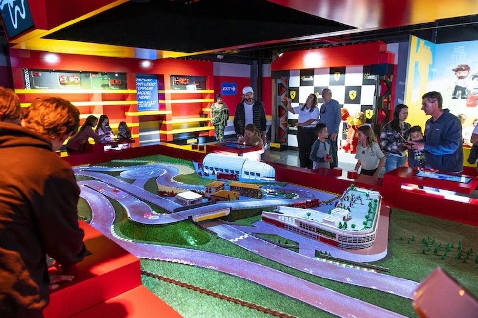 LEGOLAND California LEGO Ferrari Build & Race build