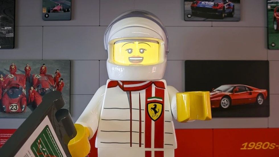 LEGOLAND California LEGO Ferrari Build & Race build