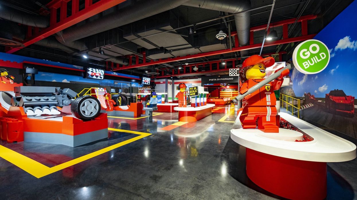 LEGOLAND California LEGO Ferrari Build & Race go
