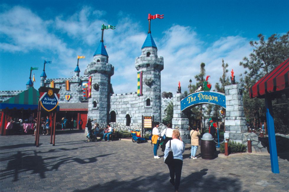Legoland california theme parks reopening