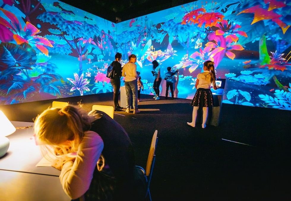 Living pictures gravesend hello io