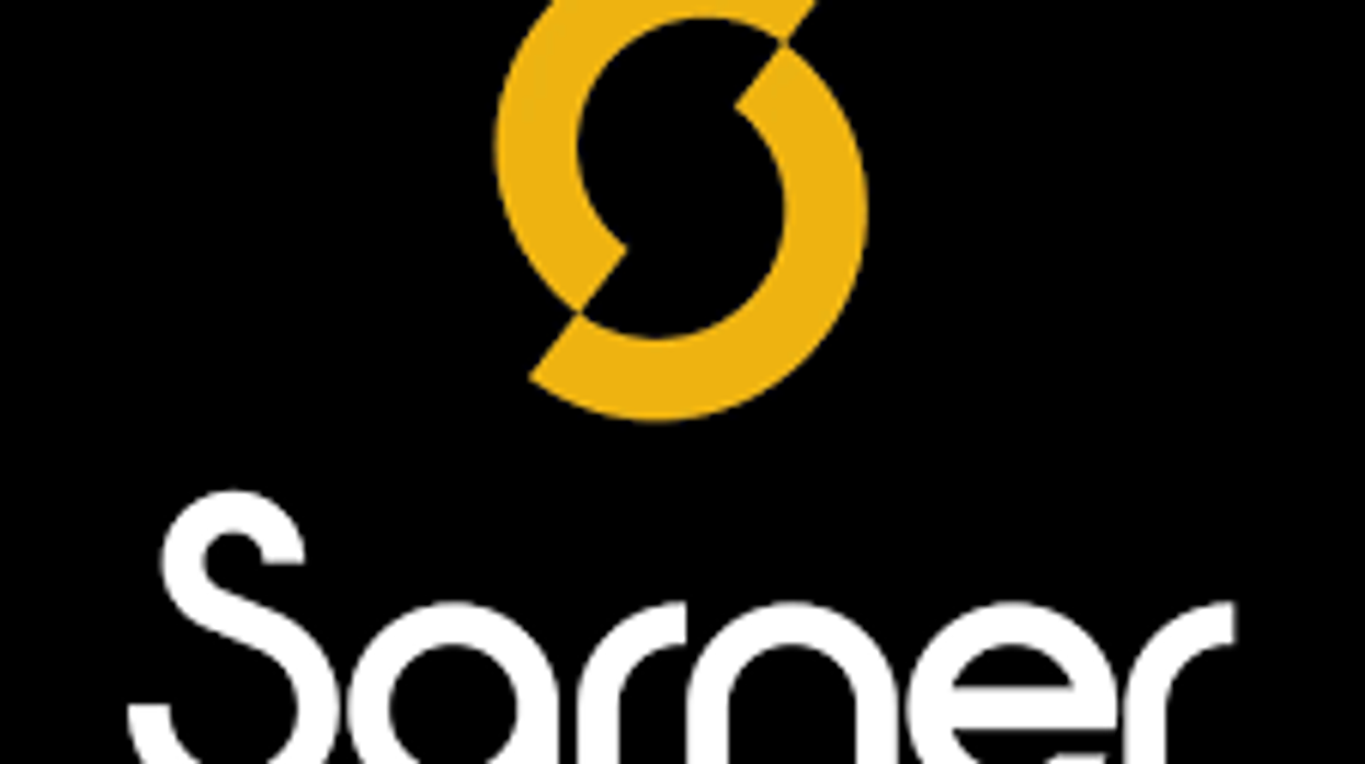 Logo with a yellow intertwined "S" above the word "Sarner" on a black background.