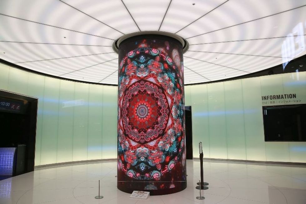 lotte world tower seoul sky christie tech know-how