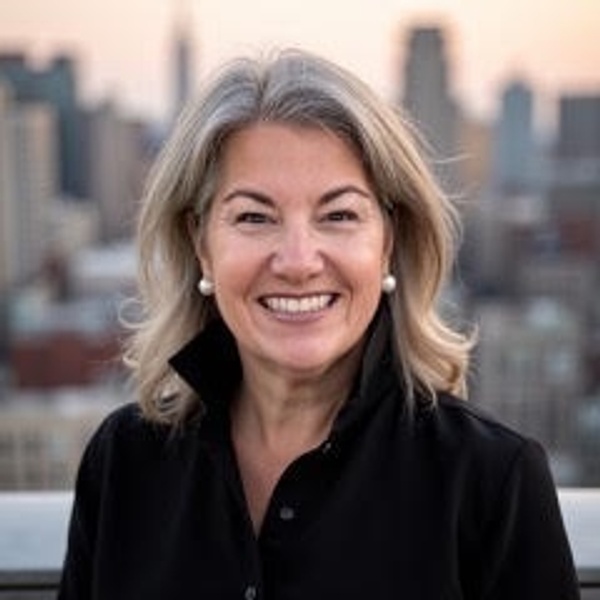 Lou Murray Headshot