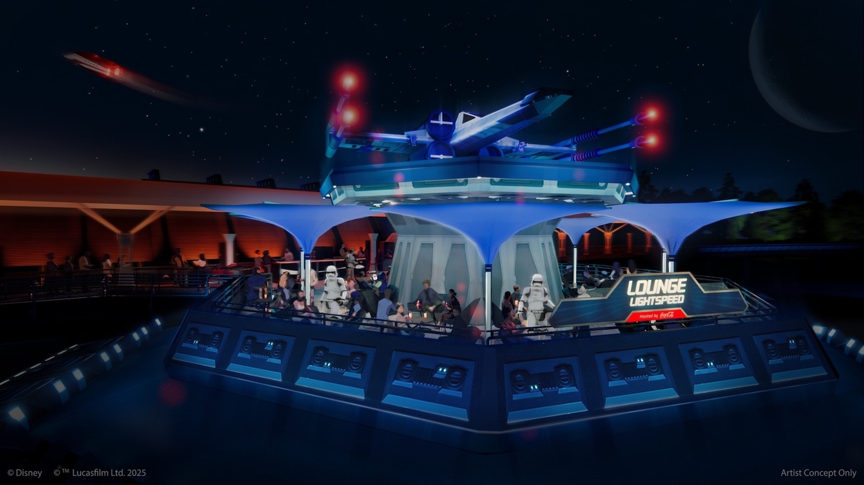lounge lightspeed disneyland paris