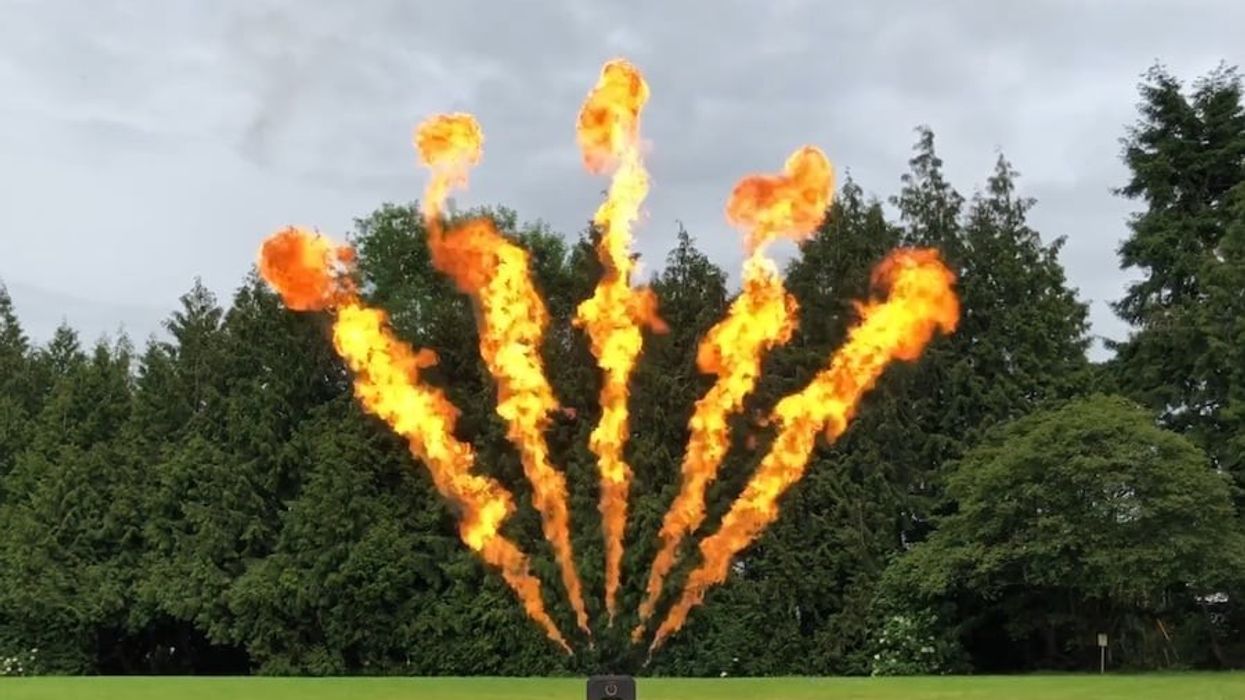 Luminous 5 way liquid flame system