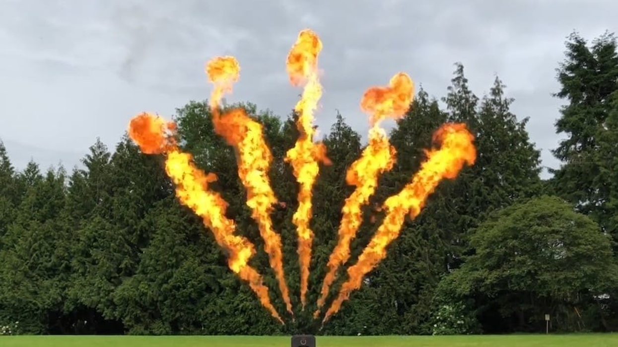 Luminous 5 way liquid flame system