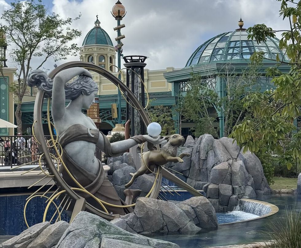 Luna goddess statue at the entrance to Celestial Park Universal Epic Universe