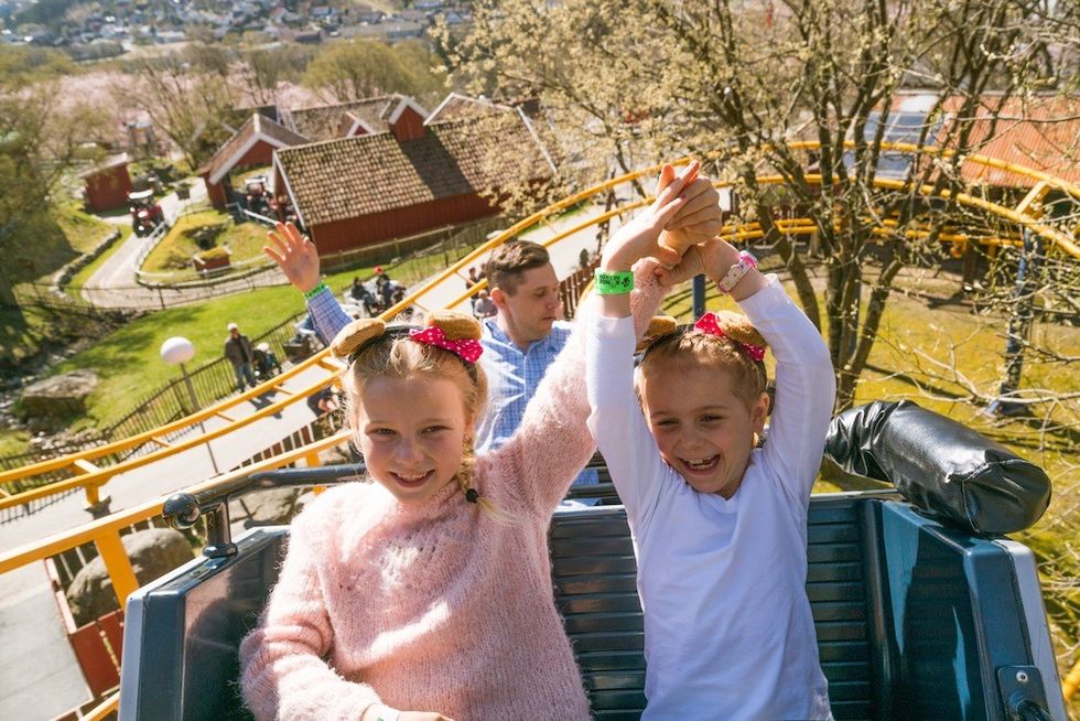 Lund Gruppen Kongeparken family on coaster
