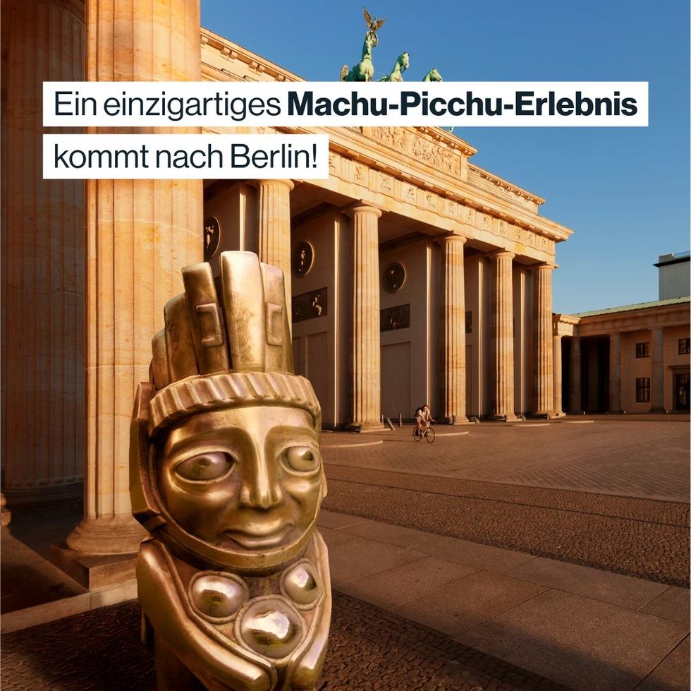 Machu Picchu: Journey to the Lost City Berlin advert with sculpture in front of the Brandenburg Gate