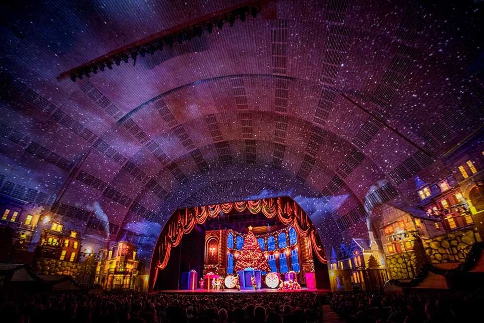madison square garden radio city music hall obscura digital New York at Christmas spectacular hall
