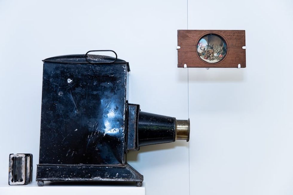 Magic Lantern and Magic Lantern Slide, David Livingstone Birthplace Museum