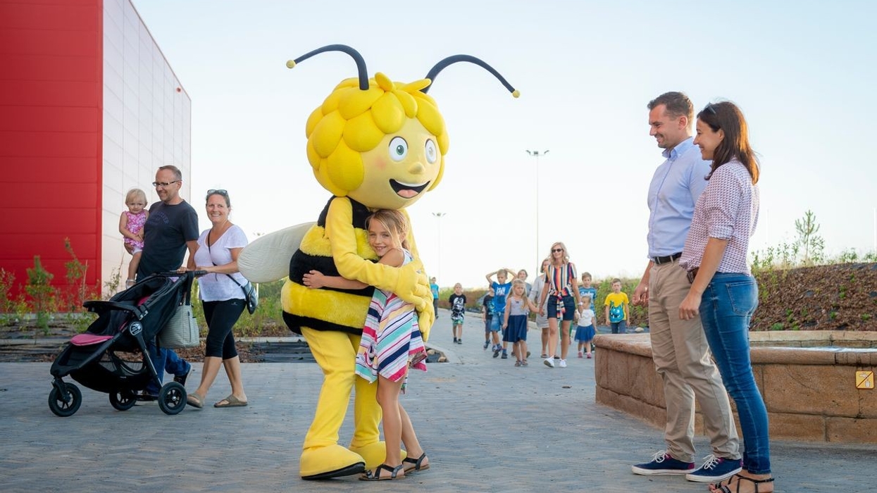 Majaland Kownaty welcome from Maja the Bee