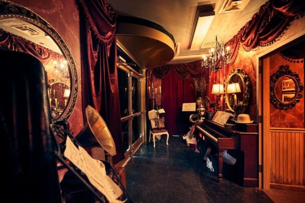 mardi gras tribute store universal orlando resort