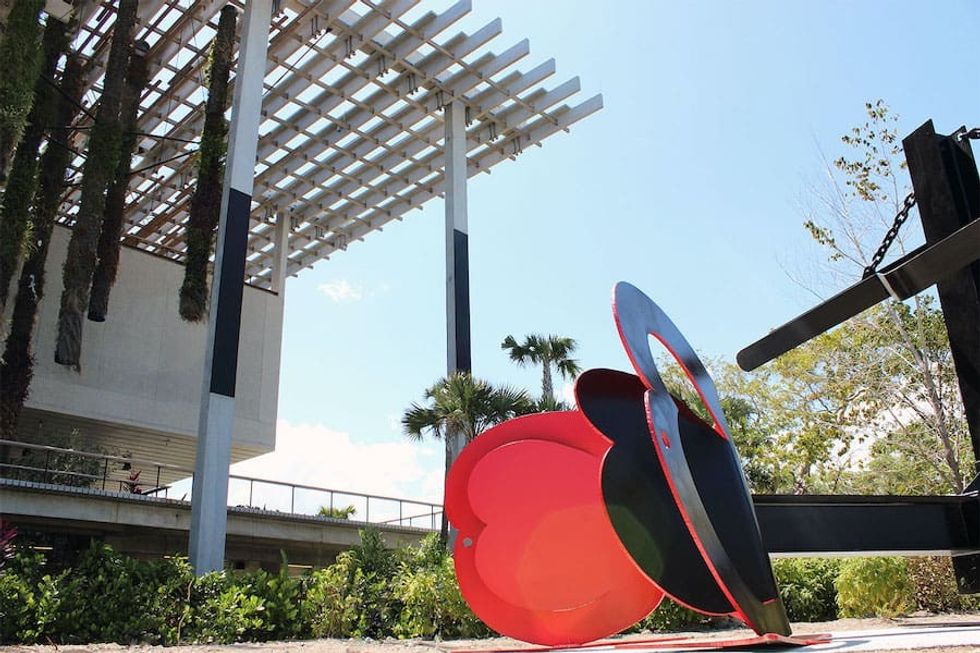 Mark di Suvero, La Plume de Pierrot at PAMM