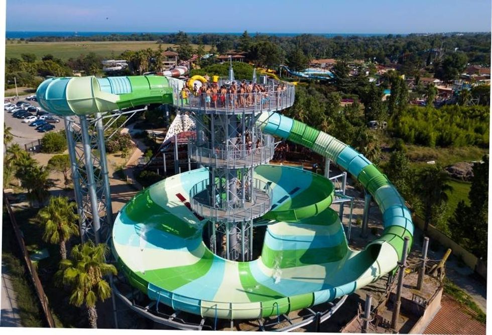 massive tower supporting storm racer waterslide aqualand frejus