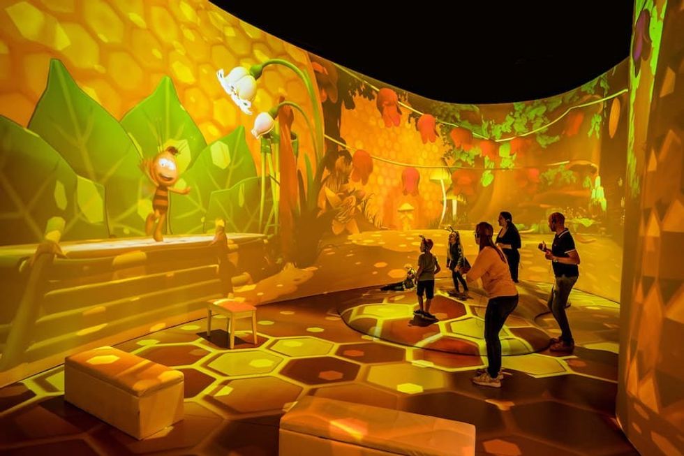 Maya the Bee at Studio 100 Story Studio