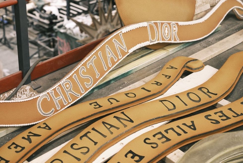 MDM Create DIORxHARRODS Gingerbread London signs