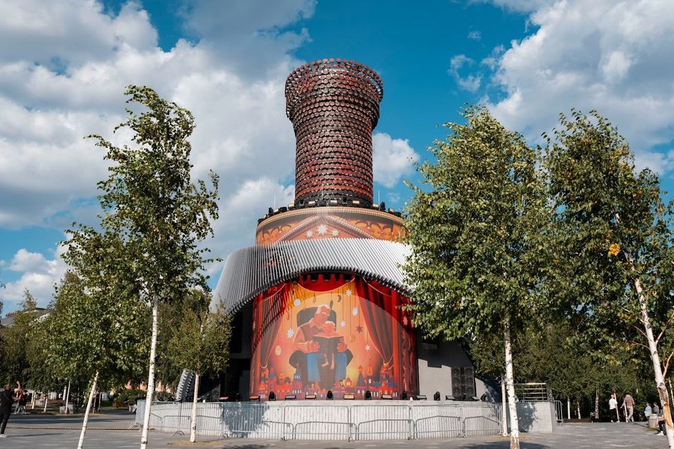 Media Matrexx \u2014 High-Tech Landmark of the Urban Core during the day