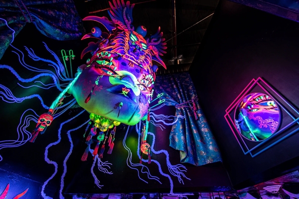 meow wolf UV