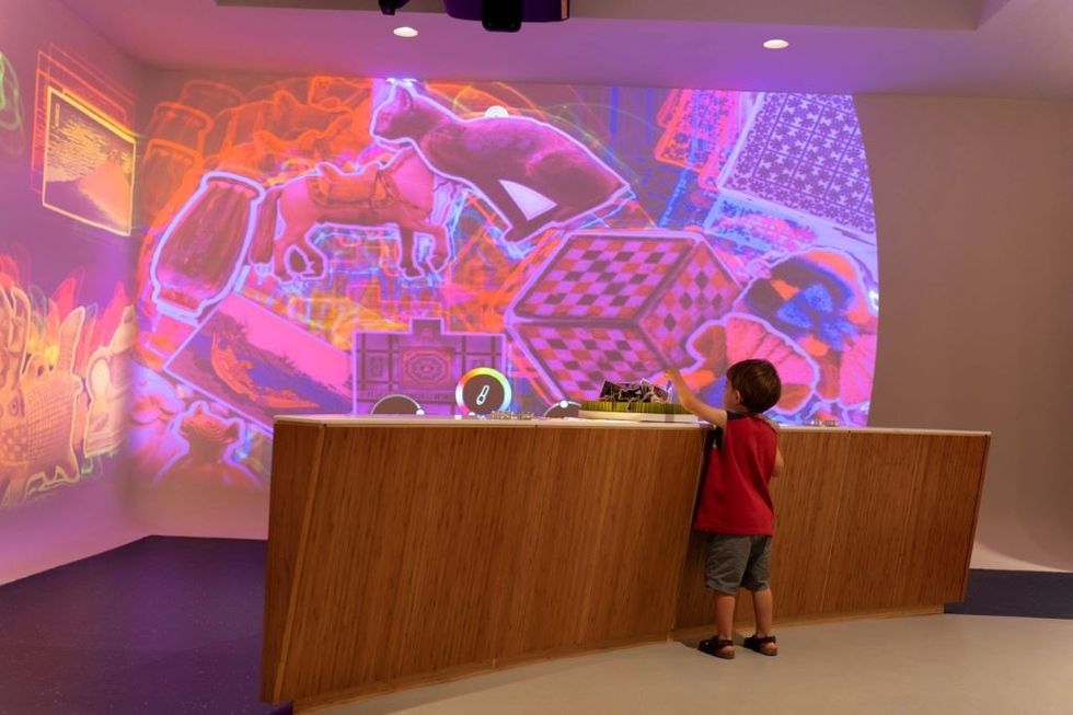 Met 81st Street Studio - projection screen