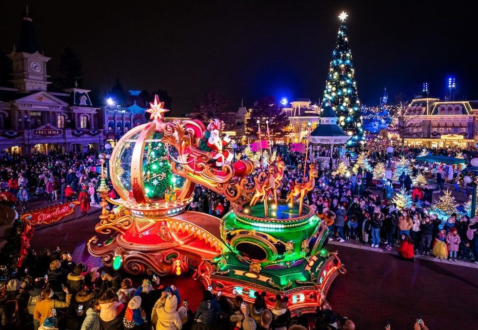 Mickey's Dazzling Christmas Parade