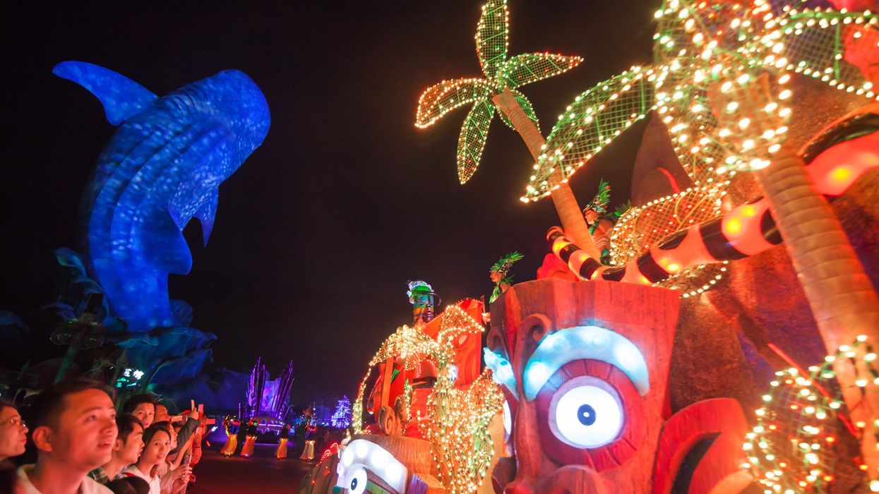 miziker creates journey of light night time spectacular for Chimelong Ocean Kingdom