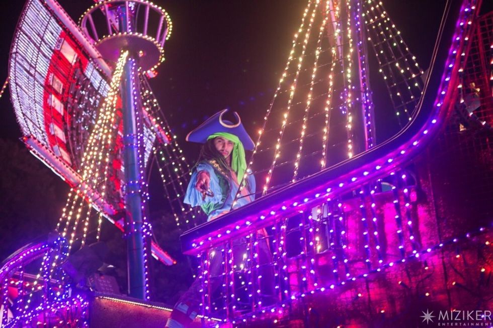 Miziker Entertainment Creates Journey of Light Parade for Chimelong Ocean Kingdom