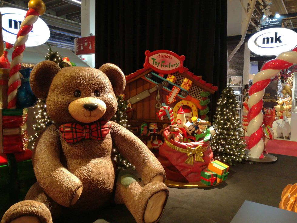 MK Themed Attractions Christmas