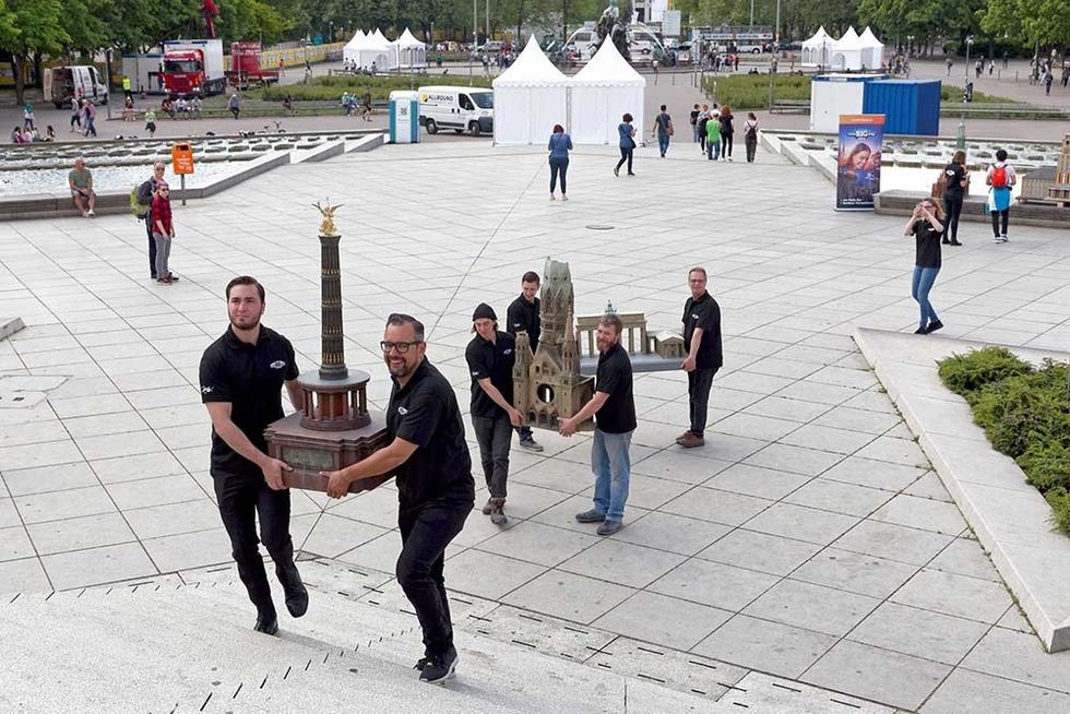 Models arriving Little BIG City Sea Life
