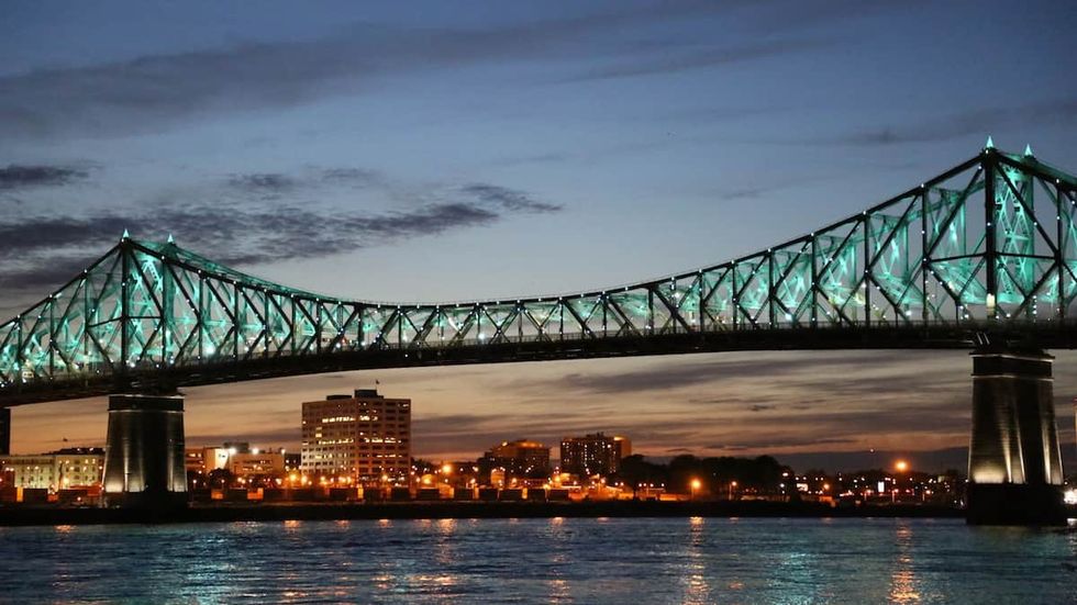 Montreal’s Jacques Cartier Bridge realisations montreal public illumination