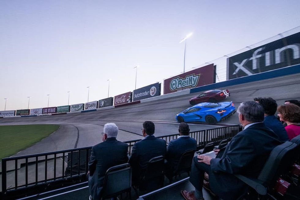 Motor racing immersive content