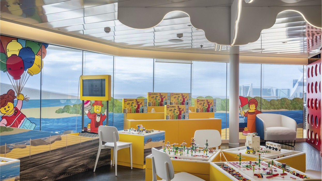 msc world america lego room